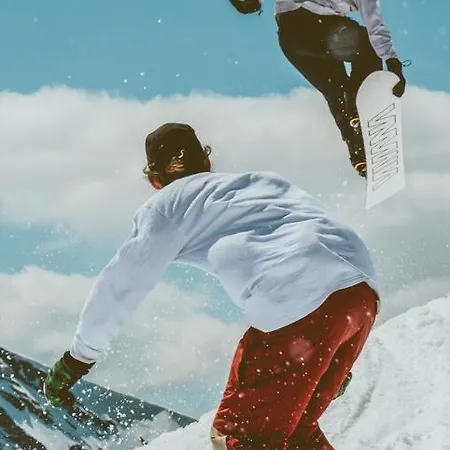 Hideout Хостел